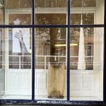 Susanne Franz. Das Gewicht der Leere. Installation (2025)